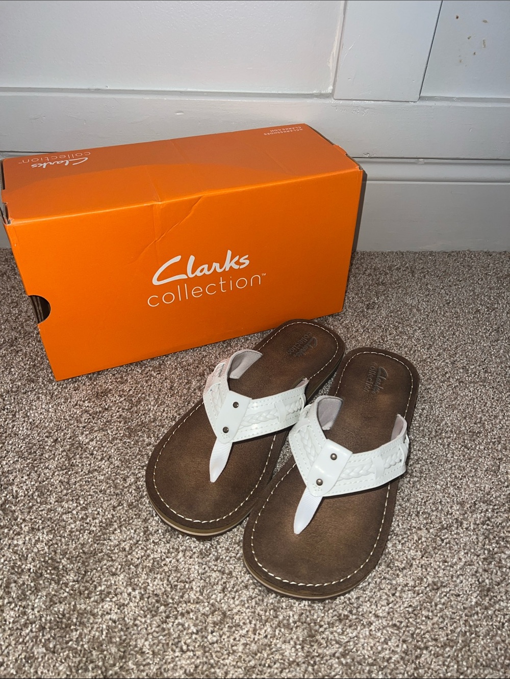 Clark’s Fenner Nerice Thong Sandal in Off White